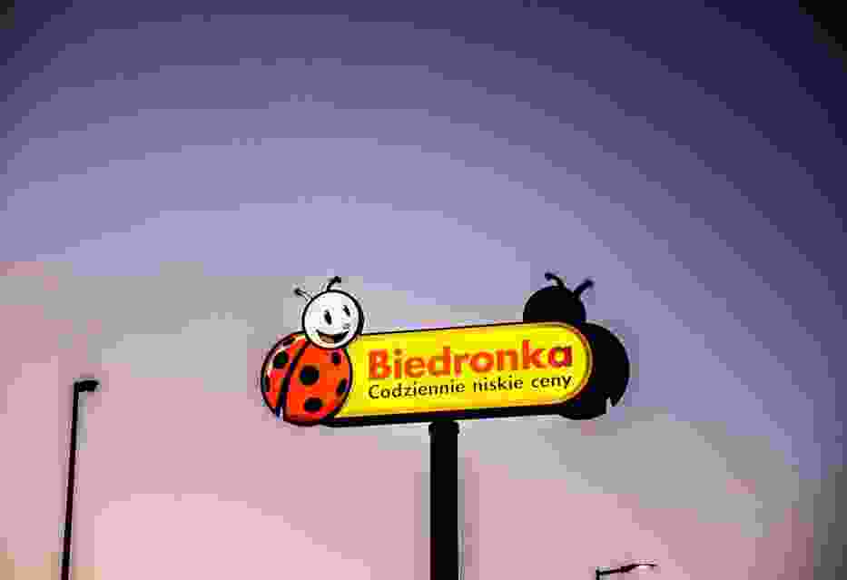 Biedronka: Paczkomaty w sklepach. Supermarket wprowadza nową usługę. Kiedy w Wielkopolsce?