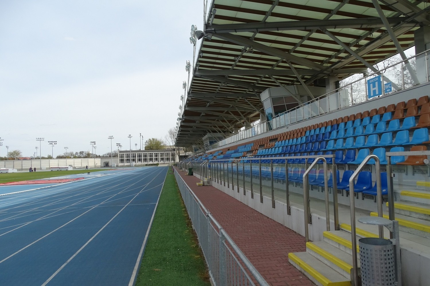 STADION LEKKOATLETYCZNY PRZY AL. PIŁSUDSKIEGO