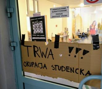 Trwa strajk w akademiku w Poznaniu. Profesor UAM: Walczycie w słusznej sprawie