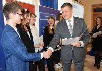 Chełm. Najlepsi uczniowie z województwa lubelskiego otrzymali stypendia 