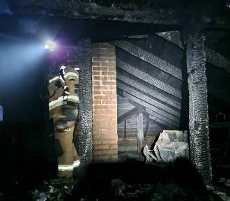 Nocny pożar dachu w Zamościu. Zapaliła się instalacja fotowoltaiczna 