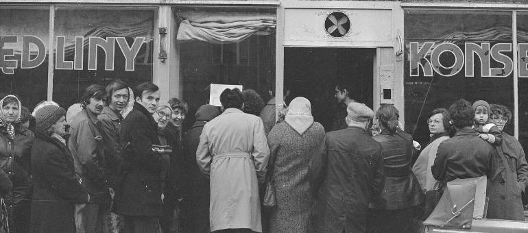 Obrzydlistwa na talerzu rodem z PRL? Dziś już nikt tego nie je! A kiedyś tak nam smakowało...