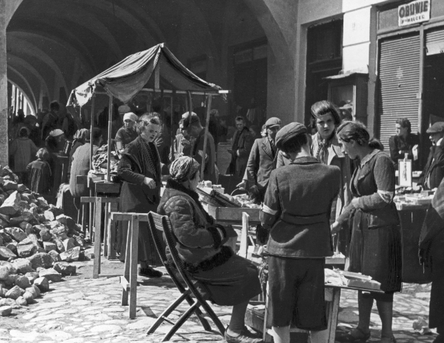 Handel uliczny w Tarnowie (1942 r
