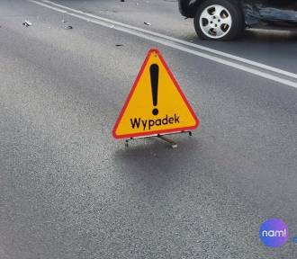 Wypadek na ulicy Komunalnej we Włocławku. Dwie piesze potrącone, 78-latka w szpitalu