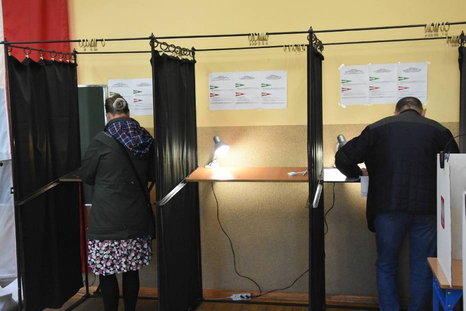 W Śremie i w powiecie trwa głosowanie w wyborach samorządowych. Do godziny 17:00 frekwencja w lokalach wyborczych wyniosła 35,87 procent