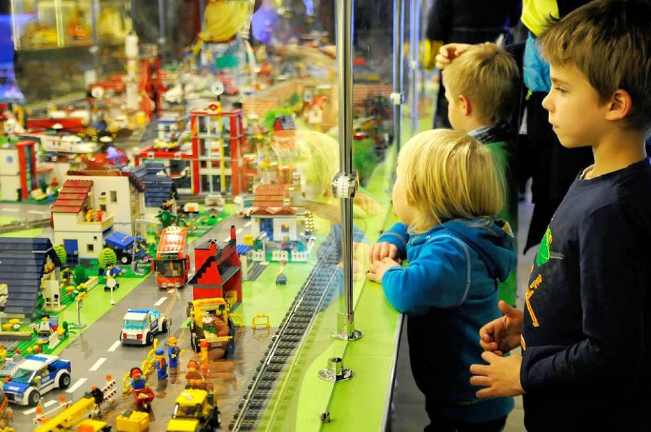 Zobacz niezwykłe makiety wykonane z klocków Lego