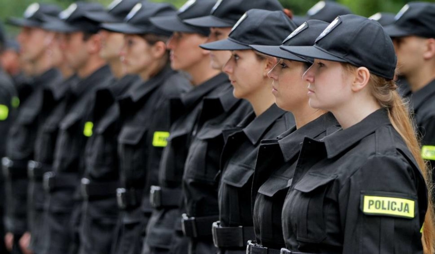 Ile zarabia policjant? Zarobki policjantów wg stanowiskStanowisko: ReferentGrupa zaszeregowania: 3Zarobki: 3 195 zł