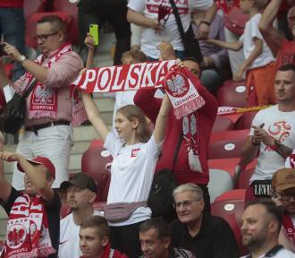 Polska - Niemcy. Piłkarskie święto w Warszawie. Kibice zapełniają Stadion Narodowy