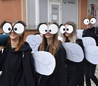 Uczniowie kościerskiego Ekonomika przywitali wiosnę! ZDJĘCIA WIDEO