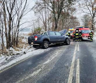 Liczne kolizje w pierwszy śnieżny weekend na drogach powiatu starogardzkiego ZDJĘCIA