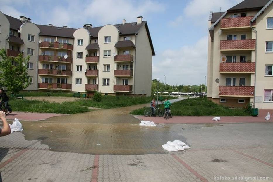 Kozanów Woda Zalała Osiedle Relacja Na żywo Zdjęcia Naszemiastopl