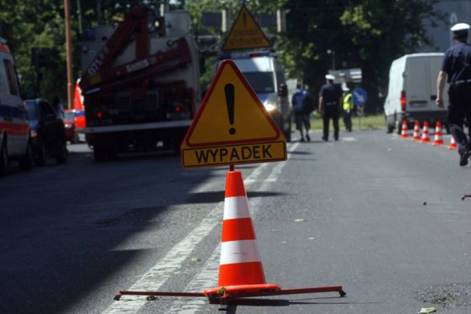 Autem wjechał na chodnik i potrącił rodzinę