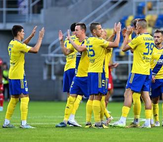 Imponujące otwarcie Arki Gdynia w Pucharze Polski