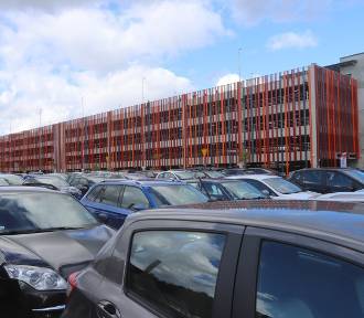 Gliwice. Parking przy Instytucie Onkologii otwarty. Pomieści ponad 800 samochodów