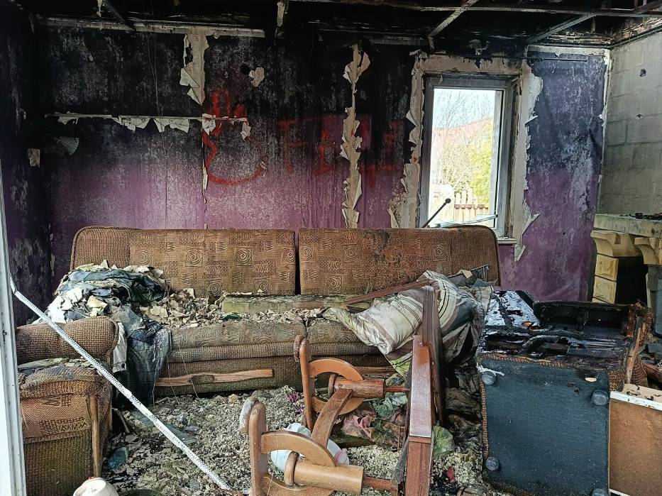Opuszczony dom po gigantycznym pożarze