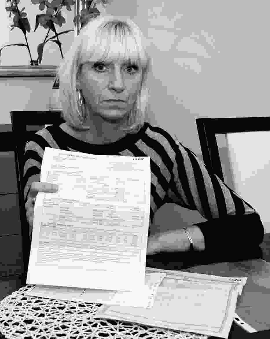 - Przez całą minioną zimę pilnowaliśmy, by grzejniki przez większość dnia były zakręcone, a spółdzielnia każe nam dopłacić za ogrzewanie ponad 2 tys