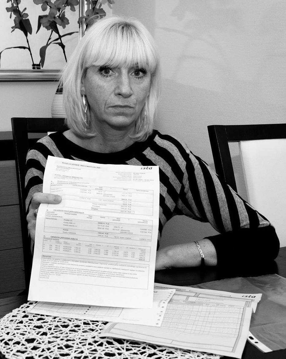 - Przez całą minioną zimę pilnowaliśmy, by grzejniki przez większość dnia były zakręcone, a spółdzielnia każe nam dopłacić za ogrzewanie ponad 2 tys
