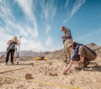 Niesamowite znalezisko w Omanie. Badacze z UW odkryli grę planszową sprzed 4 tys. lat