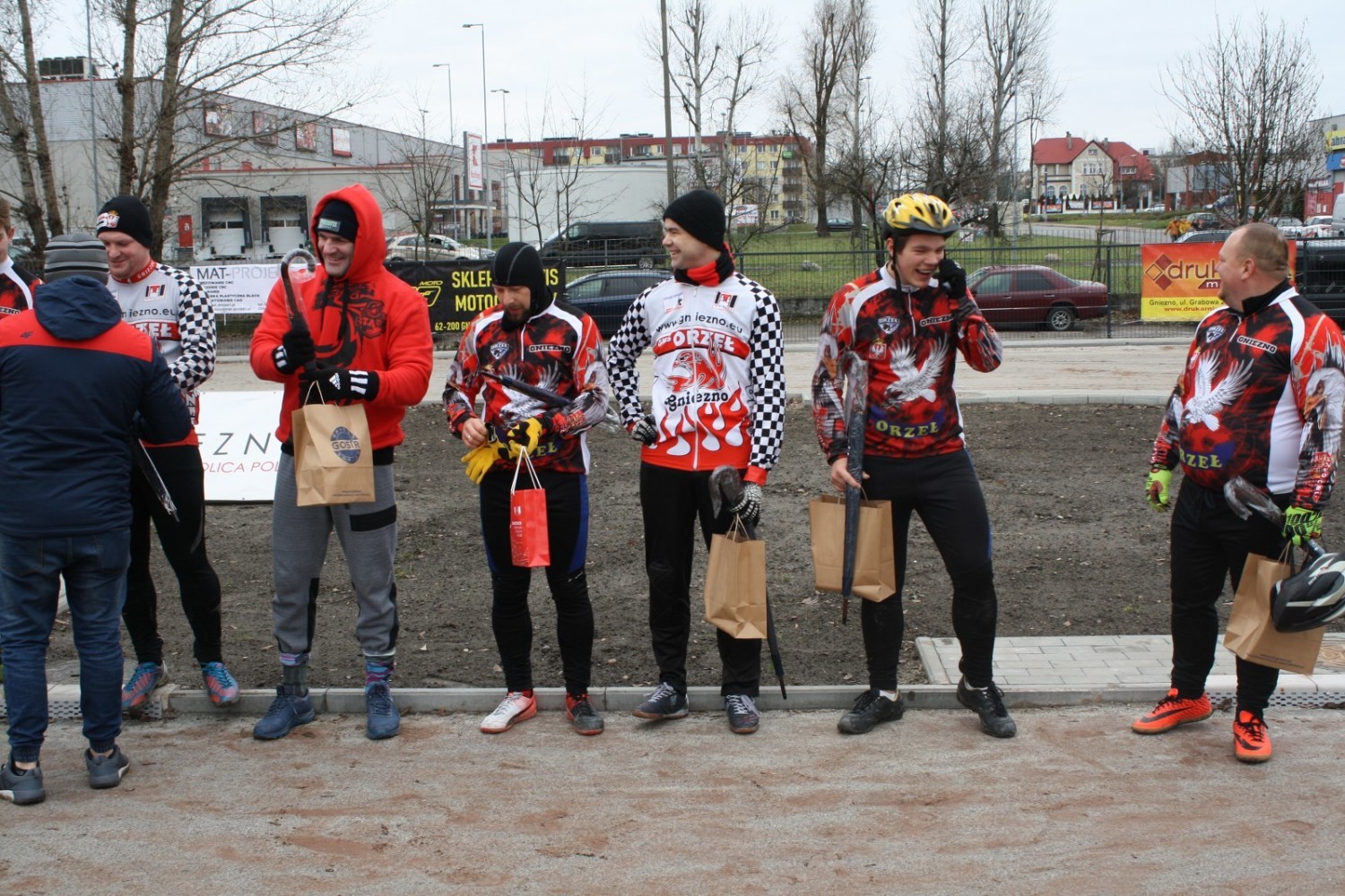 Turniej Mikołajkowy z udziałem zawodników Orzeł Gniezno i Start Gniezno na otwarcie toru speedrowerowego w Gnieźnie