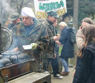 Przepyszne potrawy i setki osób na Festiwalu Zupy w radomskim "gastronomiku" [FOTO]