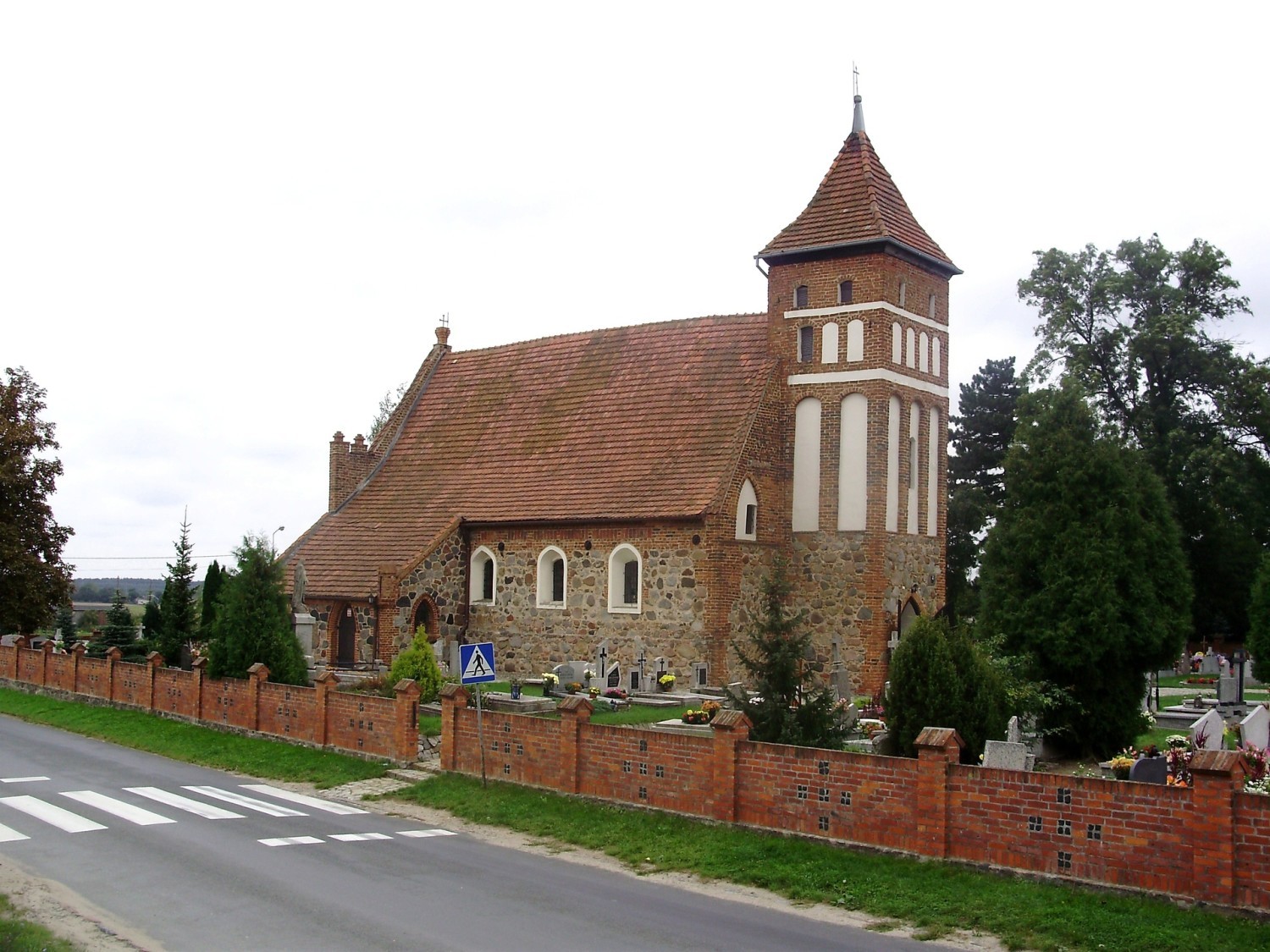 Kiełbasin - gmina Chełmża, powiat toruński, kościół gotycki pw