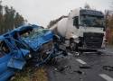 Śmiertelny wypadek na Mazowszu. Bus zderzył się z pojazdem ciężarowym. Nie żyją trzy osoby
