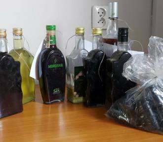 Nielegalna produkcja alkoholu wykryta przez policję z Pajęczna 