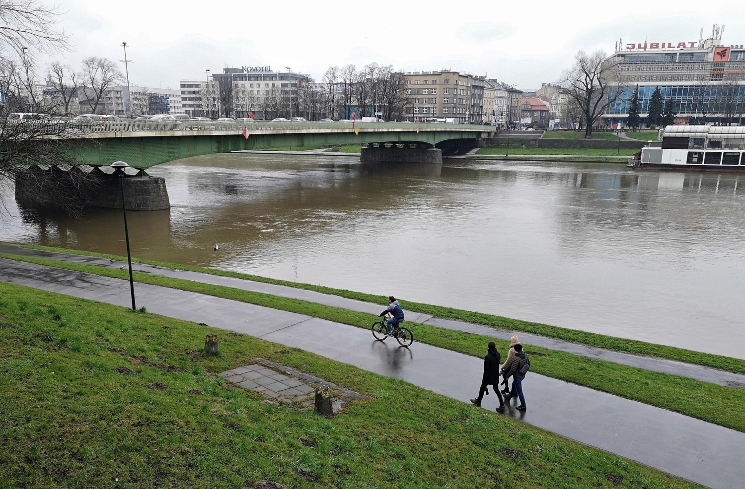 Od kilku dni w Krakowie mamy intensywne opady deszczu