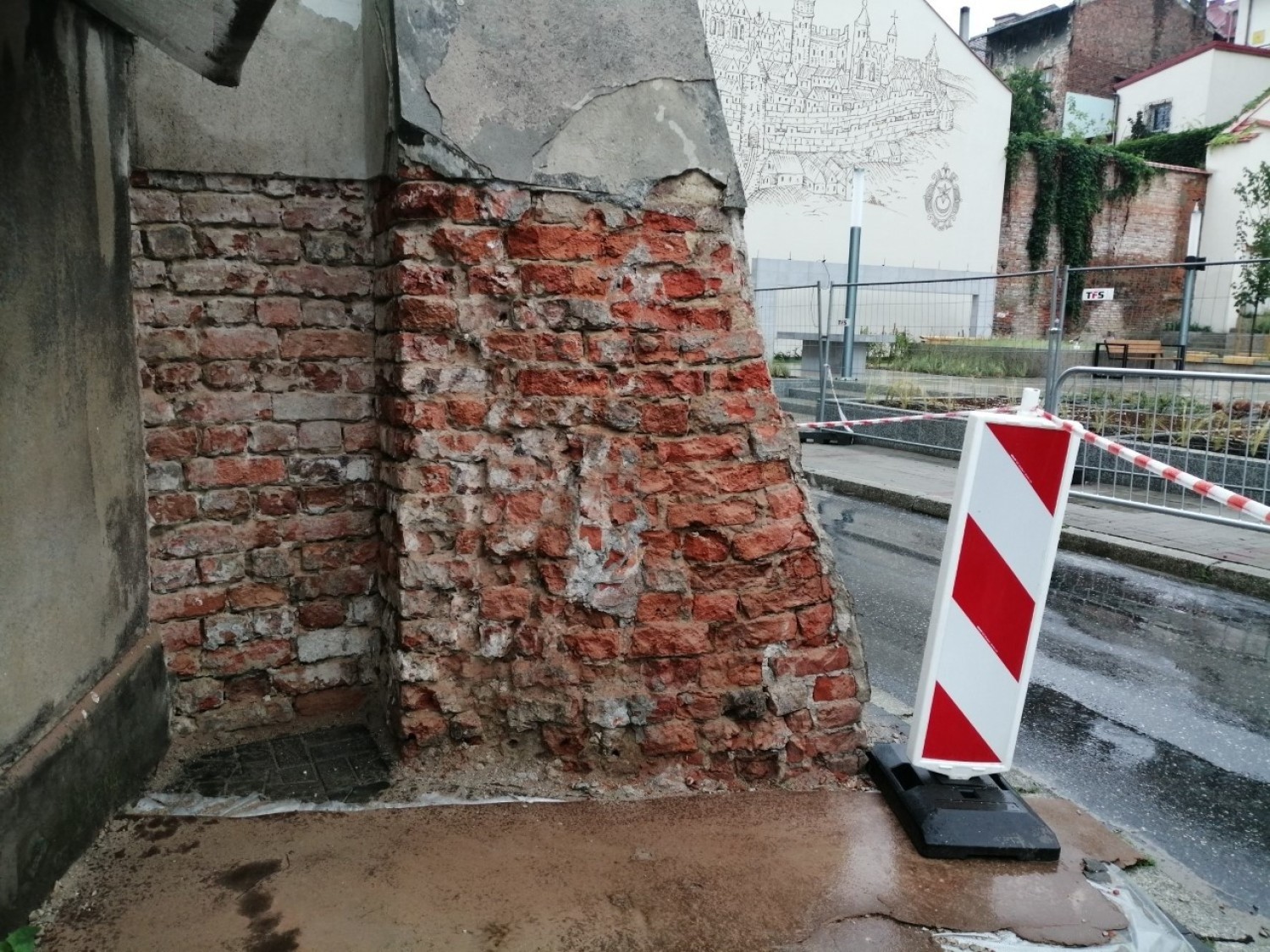 Mur kościoła bernardynów w Tarnowie