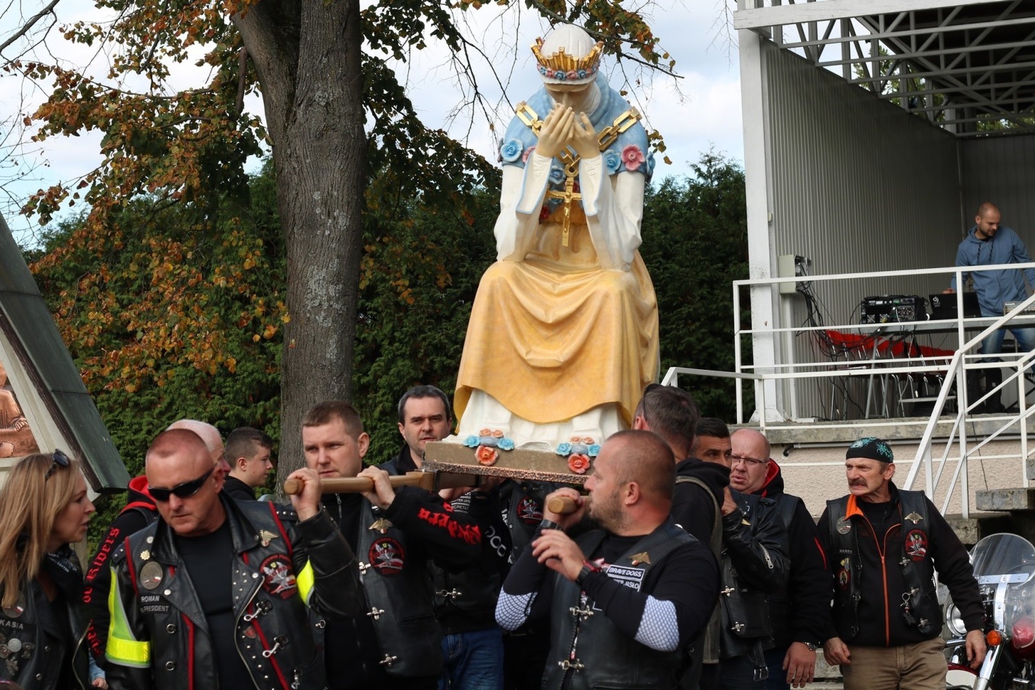 Kilka tysięcy motocyklistów tradycyjnie już w ostatnią niedzielę września zjechało do Dębowca, by w tutejszej bazylice modlić się za szczęśliwe zakończenie sezonu motocyklowego 2019