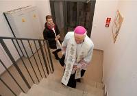 Biskup opolski zachęca do przyjmowania kolędy. Zobacz, jak się zachować w jej trakcie