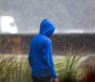 IMGW ostrzega przed intensywnymi opadami deszczu z burzami w Małopolsce