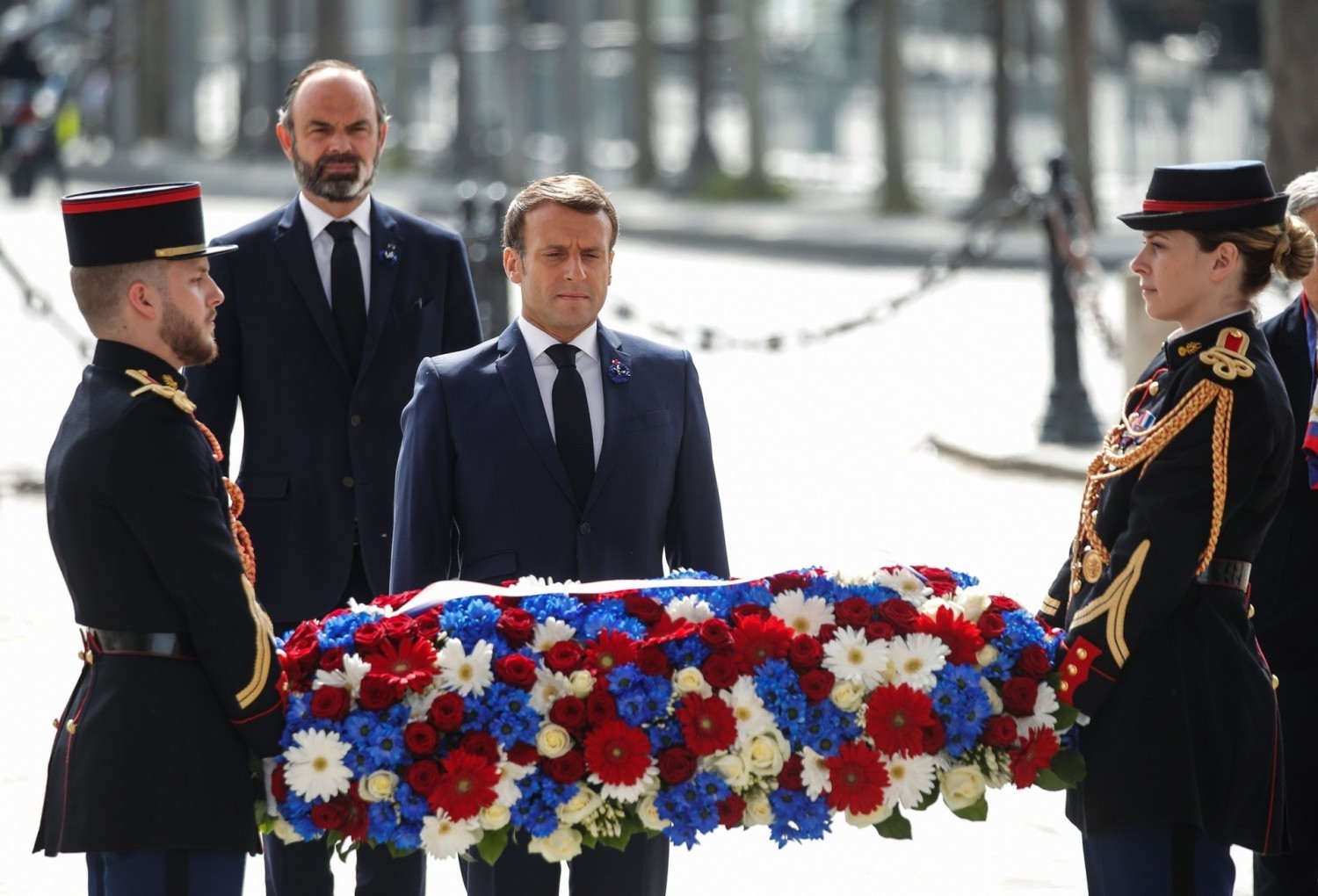 Premier Francji Emmanuel Macron złożył wieniec m
