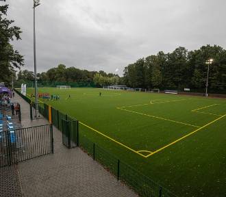 Stadion piłkarski Zapora w Bielsku-Białej został zmodernizowany. Zobacz ZDJĘCIA