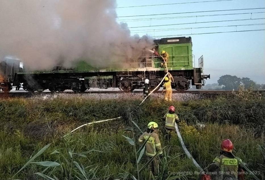 Pożar lokomotywy pod Żmigrodem spowodował duże opóźnienia na linii Poznań - Wrocław