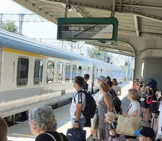 Duże opóźnienia pociągów na Śląsku z powodu wypadku kolejowego. Pasażerowie wściekli!