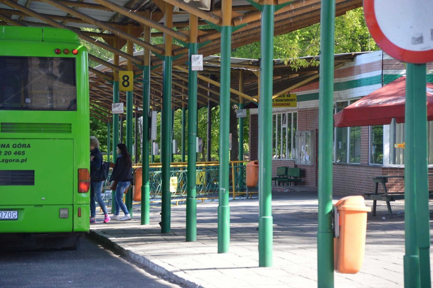 Pielęgniarki mają problem z dotarciem do pracy, ponieważ kursów autobusowych jest coraz mniej