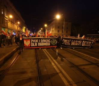 Marsz Polaków we Wrocławiu 2022 - tysiące osób przeszło przez miasto