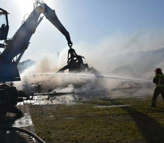 Pożar zakładu meblarskiego w Kaninie. Blisko 140 osób straciło pracę [MATERIAŁ WIDEO]