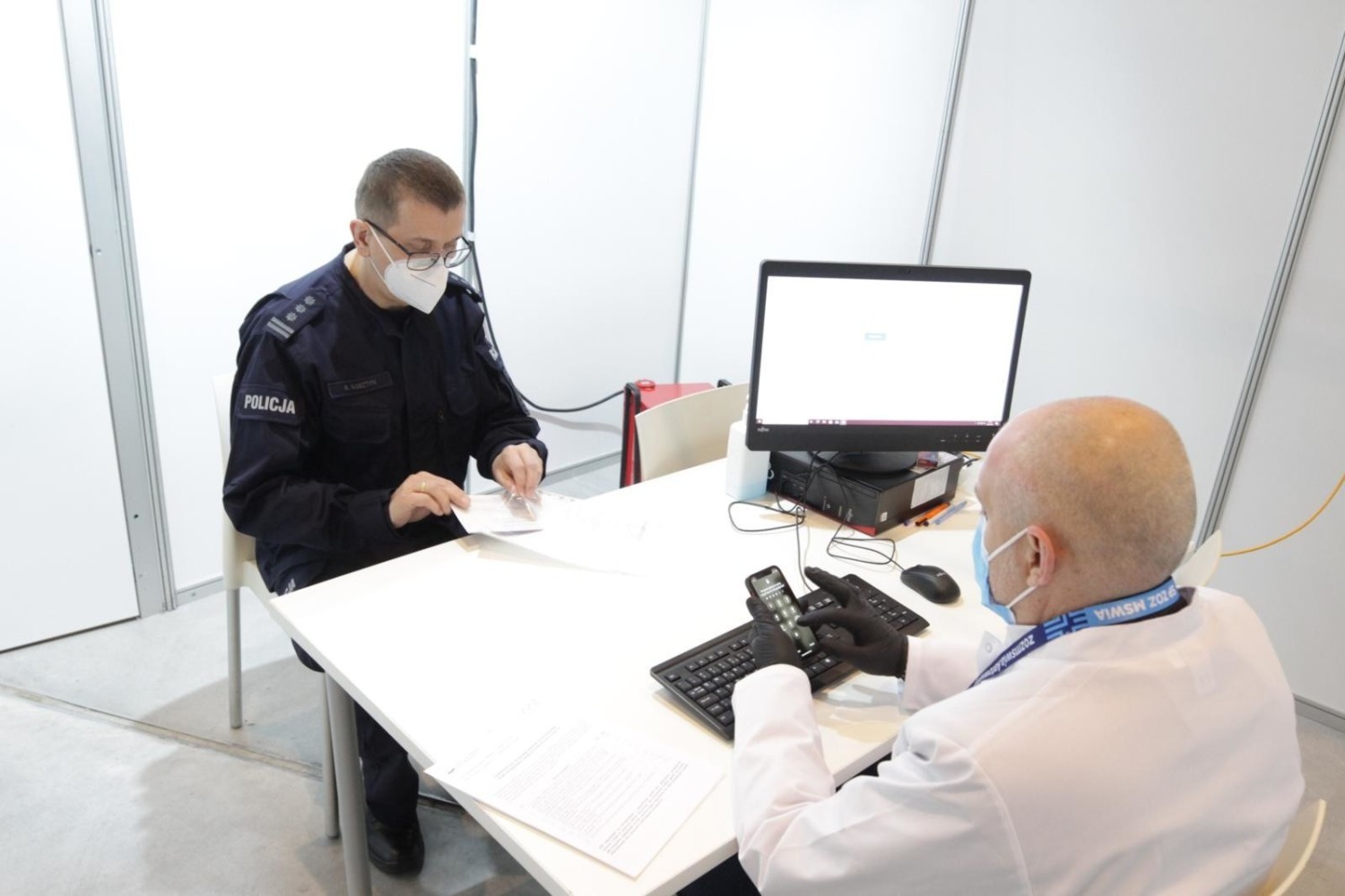 25032021 katowice szczepienia na covid policjaarkadiusz gola polska press