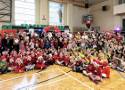 Ponad 300 dzieci z przemyskich przedszkoli na spotkaniu z Mikołajem w hali sportowej [ZDJĘCIA]