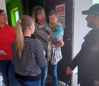 Wieluńscy policjanci w trosce o bezpieczeństwo uchodźców z Ukrainy