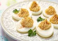 Wyśmienite jajka faszerowane na Wielkanoc. Te przepisy są najlepsze 