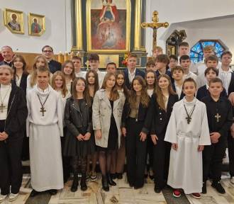 Biskup Solarczyk udzielił sakramentu bierzmowania młodzieży z Radomia (ZDJĘCIA)