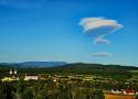 Te chmury pojawiają się w Karkonoszach, gdy wieje wiatr fenowy. Są jak latające spodki. Kto je zobaczył, zapamięta na zawsze