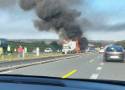 Spalił się samochód dostawczy na autostradzie A4 przy węźle Rudno