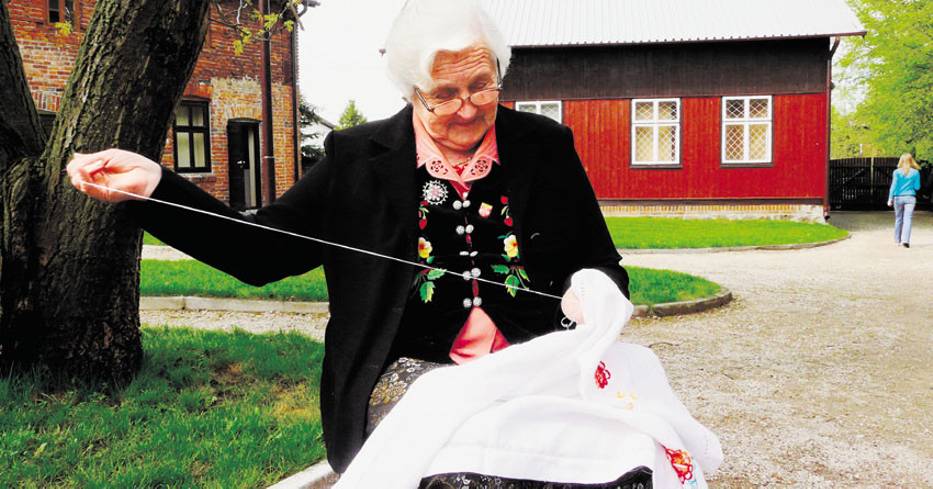 Zofia Majcher ręcznie haftowała obrusy