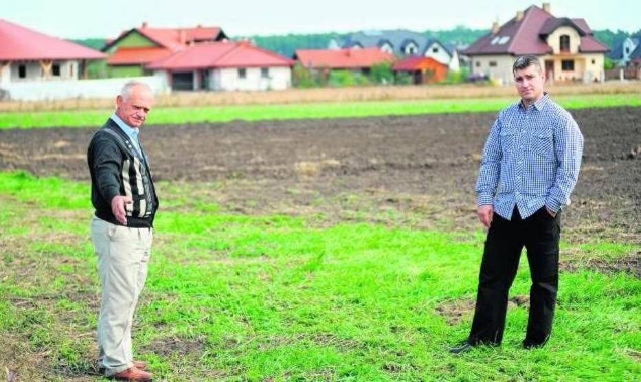 Aleksander Olejniczak i Zbigniew Cichy twierdzą, że nieopłacalna produkcja sprawia, że sprzedaż to jedyne rozwiązanie