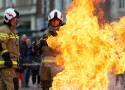 Dzień Strażaka - Rynek w Bytomiu stanął w ogniu. Gaszenie płonącego oleju i pokazy sprzętu ratowniczego. Zobacz ZDJĘCIA