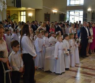  Dzieci z parafii Podwyższenia Krzyża Świętego w Kaliszu przystąpiły do I Komunii Św.
